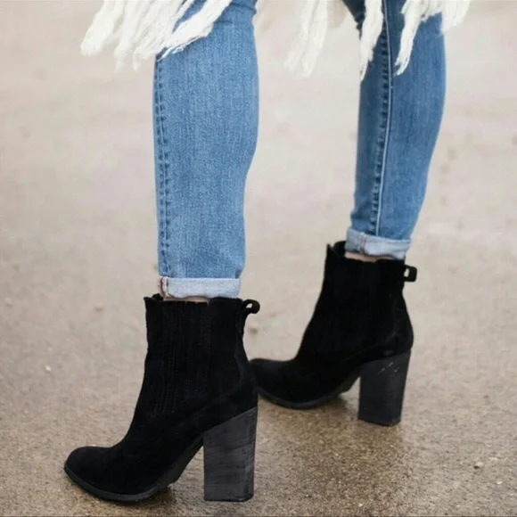 Dolce Vita Black Ankle Boots - Picture 2 of 13